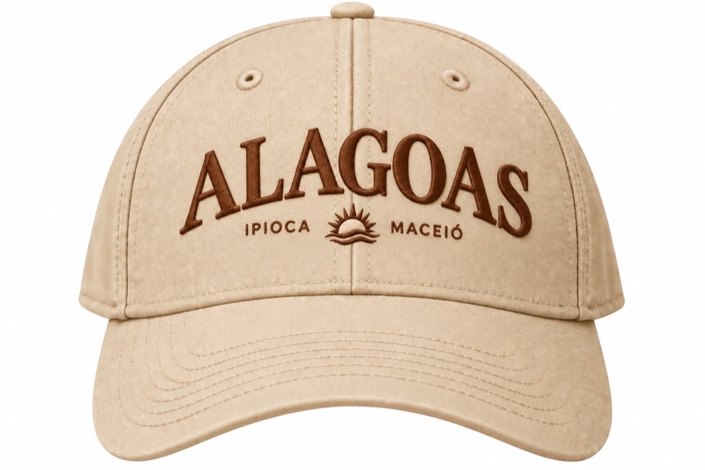 Boné bege bordado com Alagoas, Ipioca e Maceió